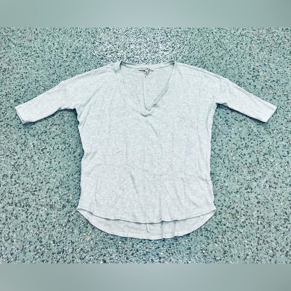 EXPRESS ONE ELEVEN Elbow Sleeve Shirt For Womens. Size Small, Color Gray.